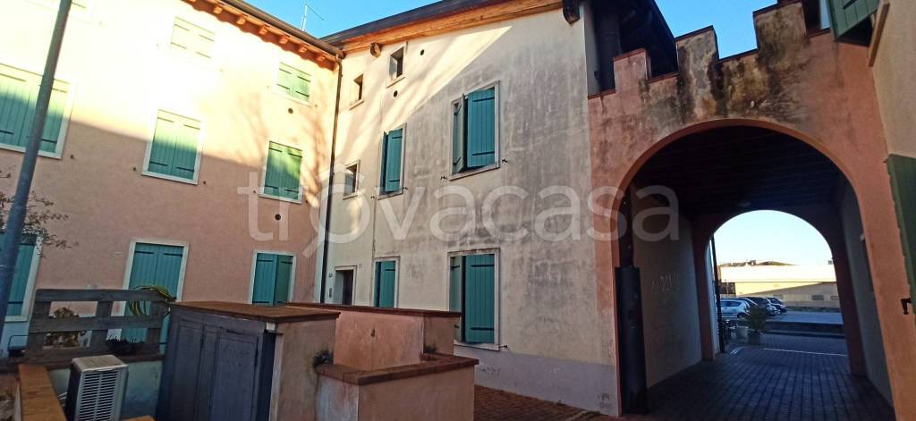 appartamento in vendita a Valeggio sul Mincio in zona Borghetto