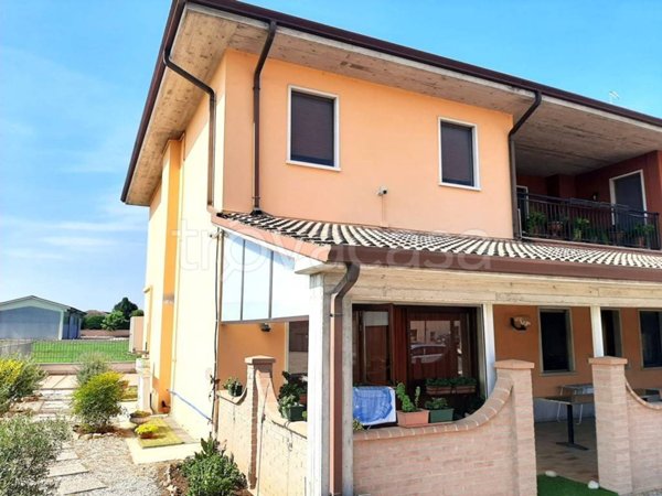 appartamento in vendita a Valeggio sul Mincio in zona Vanoni / Remelli