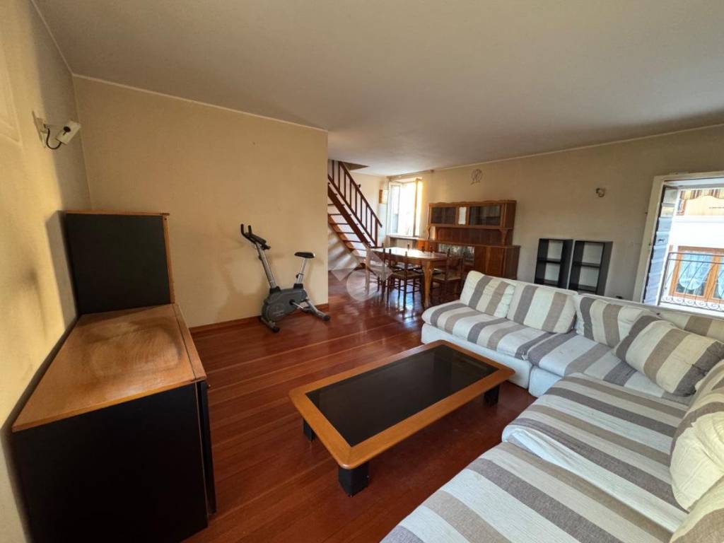 casa indipendente in vendita a Valeggio sul Mincio in zona Salionze