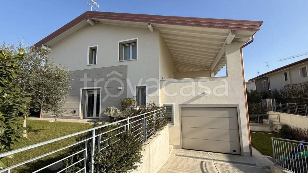 casa indipendente in vendita a Valeggio sul Mincio