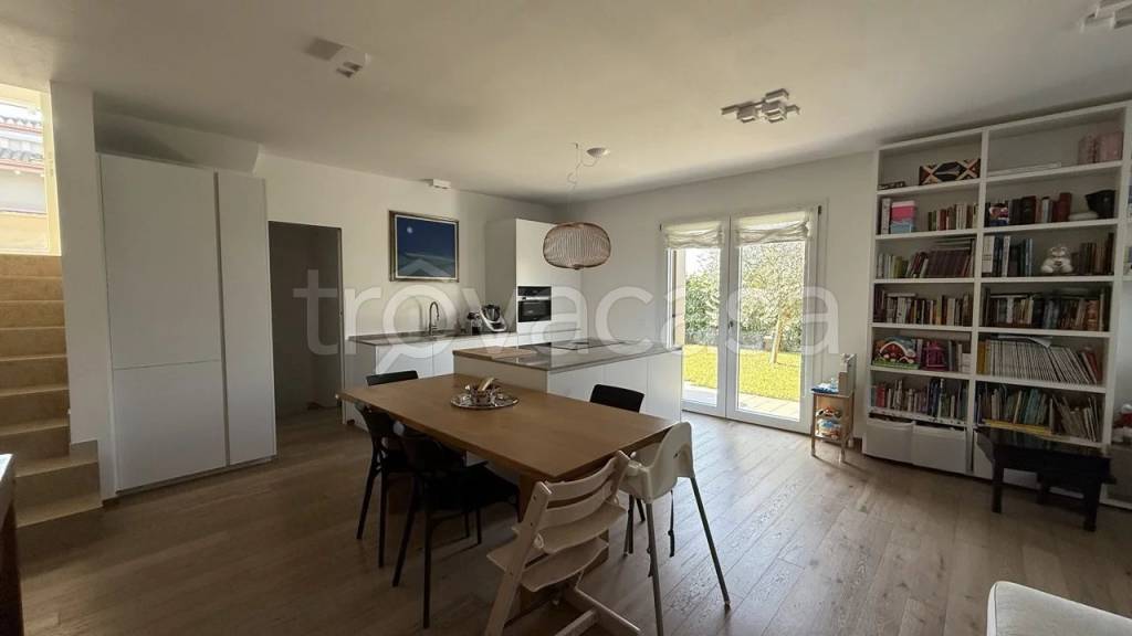 casa indipendente in vendita a Valeggio sul Mincio