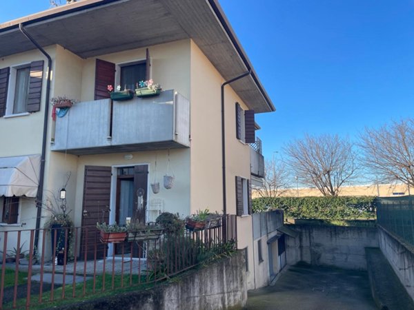 casa indipendente in vendita a Valeggio sul Mincio
