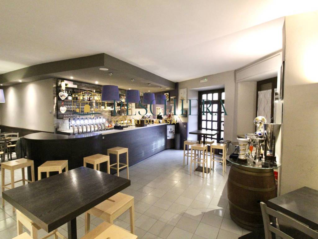 negozio in vendita a Valeggio sul Mincio in zona Salionze