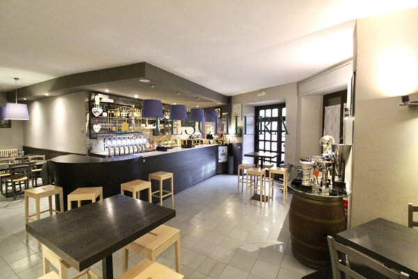 negozio in vendita a Valeggio sul Mincio in zona Salionze