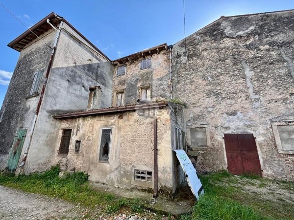 casa indipendente in vendita a Valeggio sul Mincio