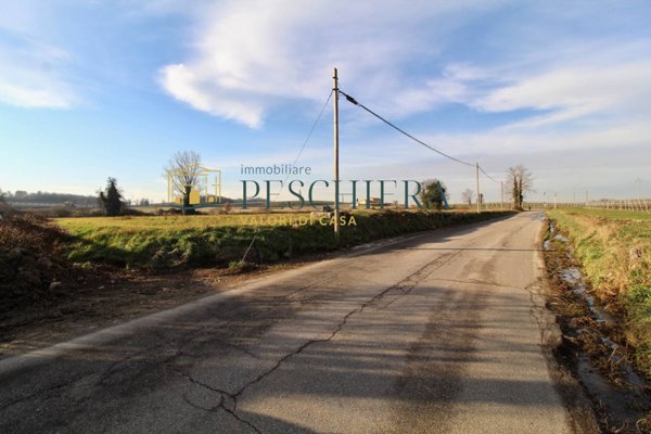 terreno agricolo in vendita a Valeggio sul Mincio in zona Salionze