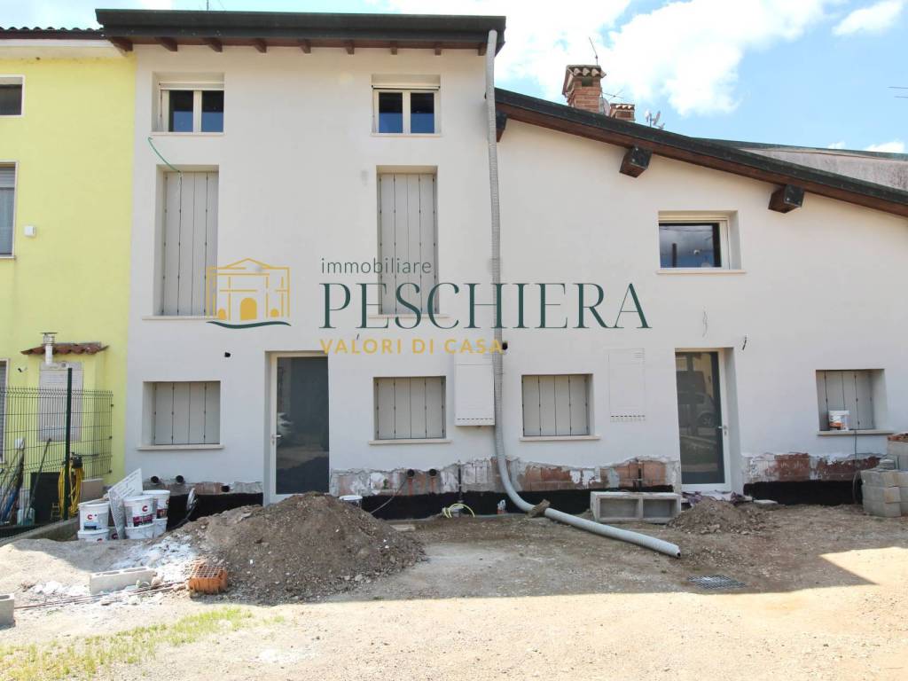 casa indipendente in vendita a Valeggio sul Mincio