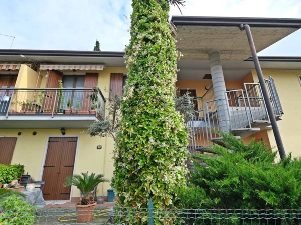 appartamento in vendita a Valeggio sul Mincio in zona Salionze
