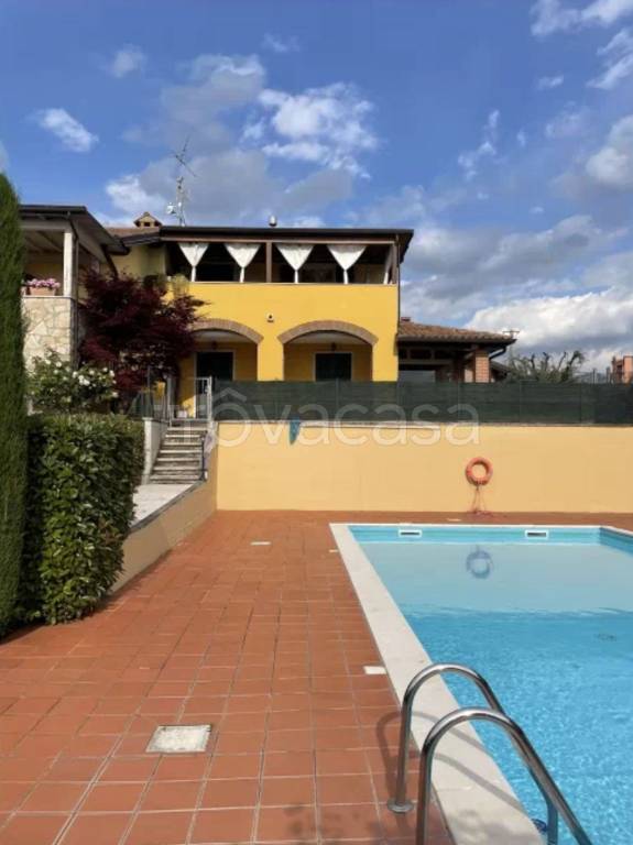 appartamento in vendita a Valeggio sul Mincio in zona Salionze