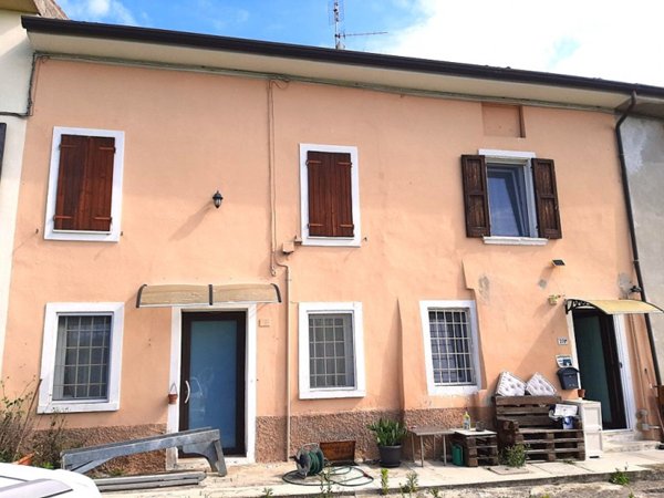 casa indipendente in vendita a Valeggio sul Mincio