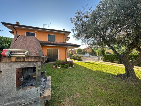 casa indipendente in vendita a Valeggio sul Mincio