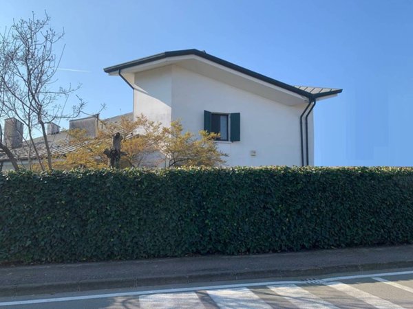 casa indipendente in vendita a Valeggio sul Mincio