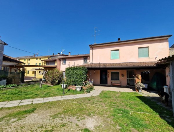 casa indipendente in vendita a Valeggio sul Mincio