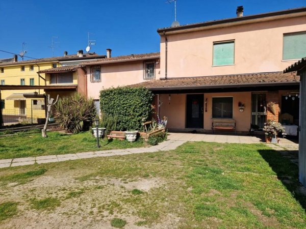 casa indipendente in vendita a Valeggio sul Mincio