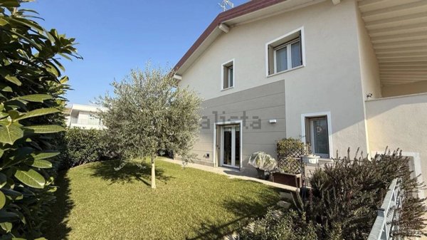 casa indipendente in vendita a Valeggio sul Mincio