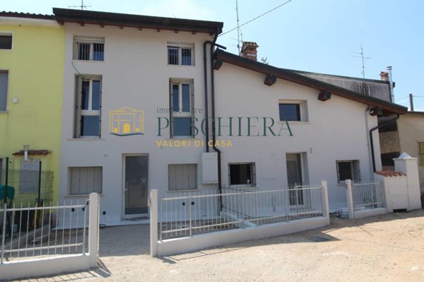 casa indipendente in vendita a Valeggio sul Mincio