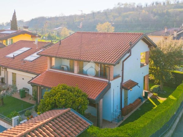 casa indipendente in vendita a Valeggio sul Mincio