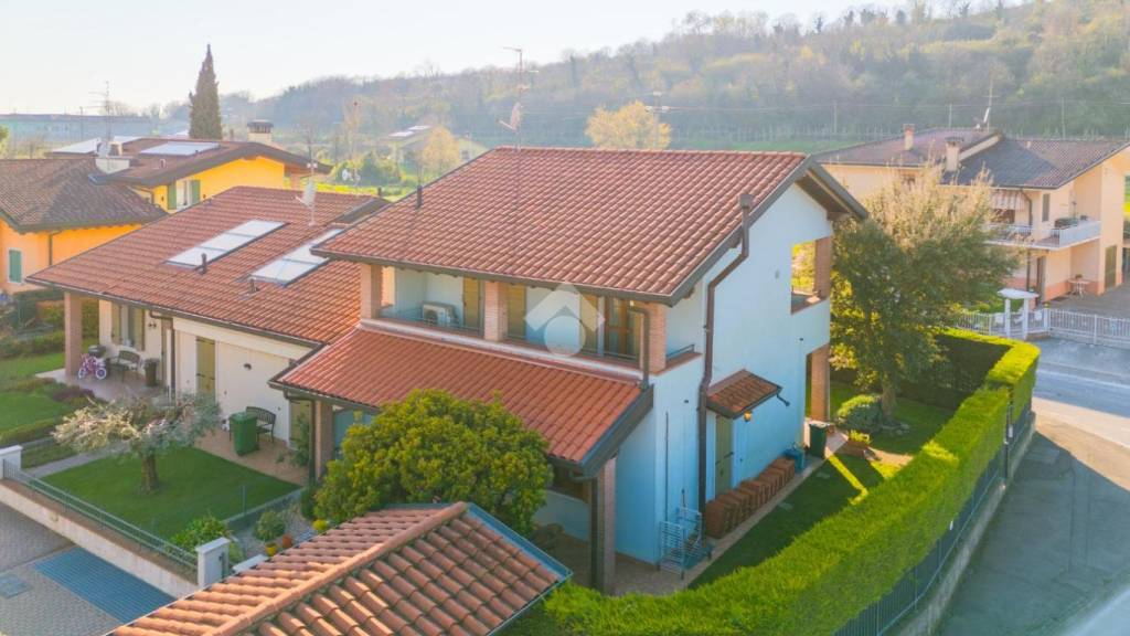 casa indipendente in vendita a Valeggio sul Mincio