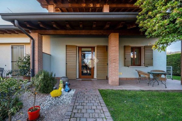 casa indipendente in vendita a Valeggio sul Mincio