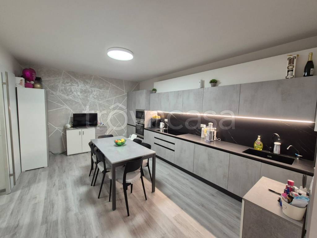 casa indipendente in vendita a Valeggio sul Mincio