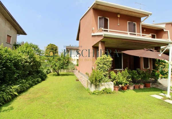 casa indipendente in vendita a Valeggio sul Mincio