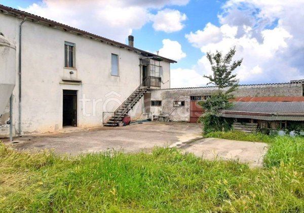 casale in vendita a Valeggio sul Mincio