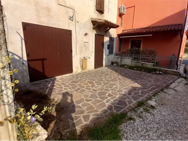 casa indipendente in vendita a Valeggio sul Mincio