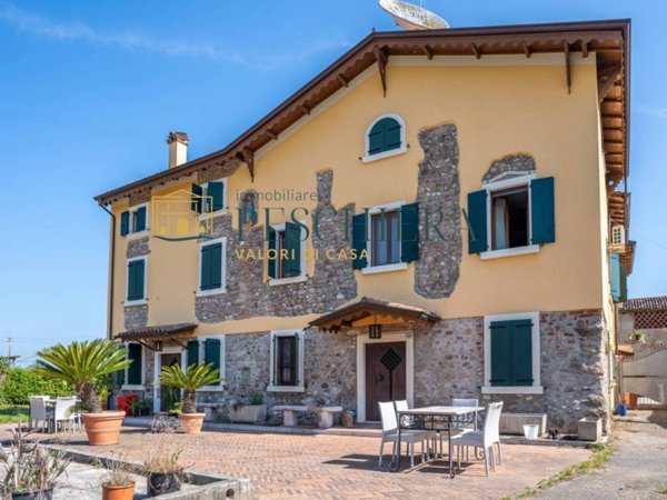 casa indipendente in vendita a Valeggio sul Mincio