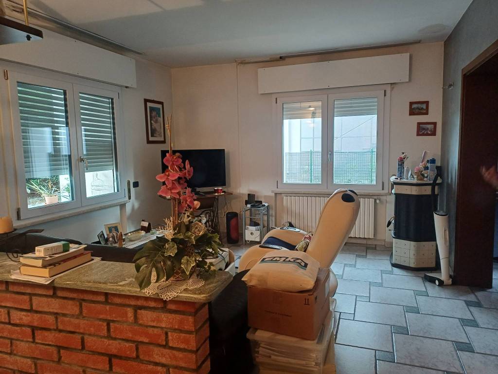 appartamento in vendita a Valeggio sul Mincio in zona Salionze