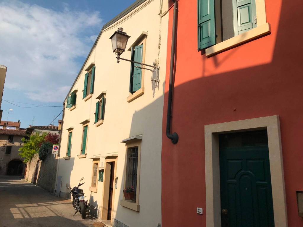 appartamento in vendita a Valeggio sul Mincio in zona Borghetto