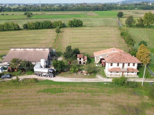 casa indipendente in vendita a Valeggio sul Mincio