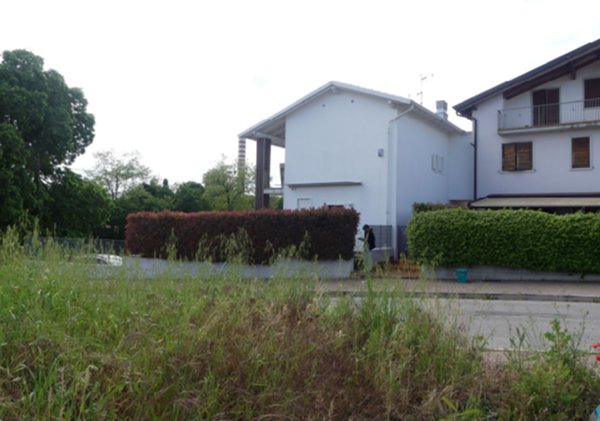 appartamento in vendita a Valeggio sul Mincio in zona Salionze