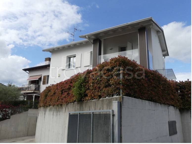 casa indipendente in vendita a Valeggio sul Mincio in zona Salionze
