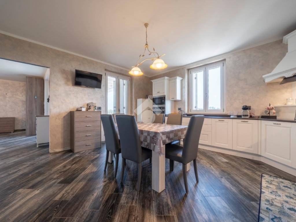 casa indipendente in vendita a Valeggio sul Mincio in zona Santa Lucia