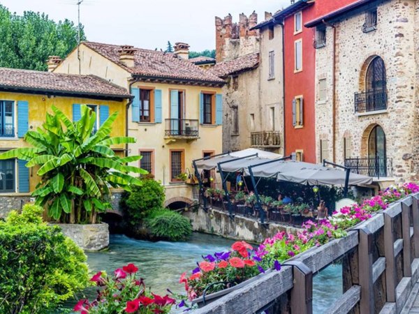 casa indipendente in vendita a Valeggio sul Mincio