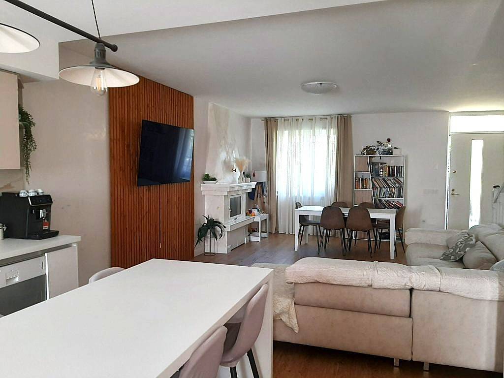 casa indipendente in vendita a Valeggio sul Mincio