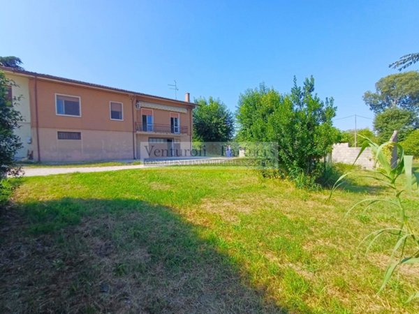 casa indipendente in vendita a Valeggio sul Mincio in zona Borghetto