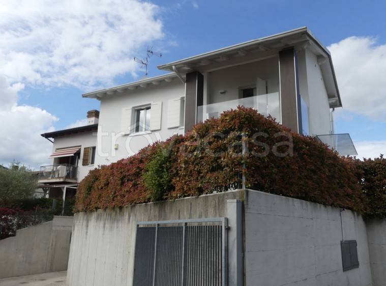 casa indipendente in vendita a Valeggio sul Mincio in zona Salionze