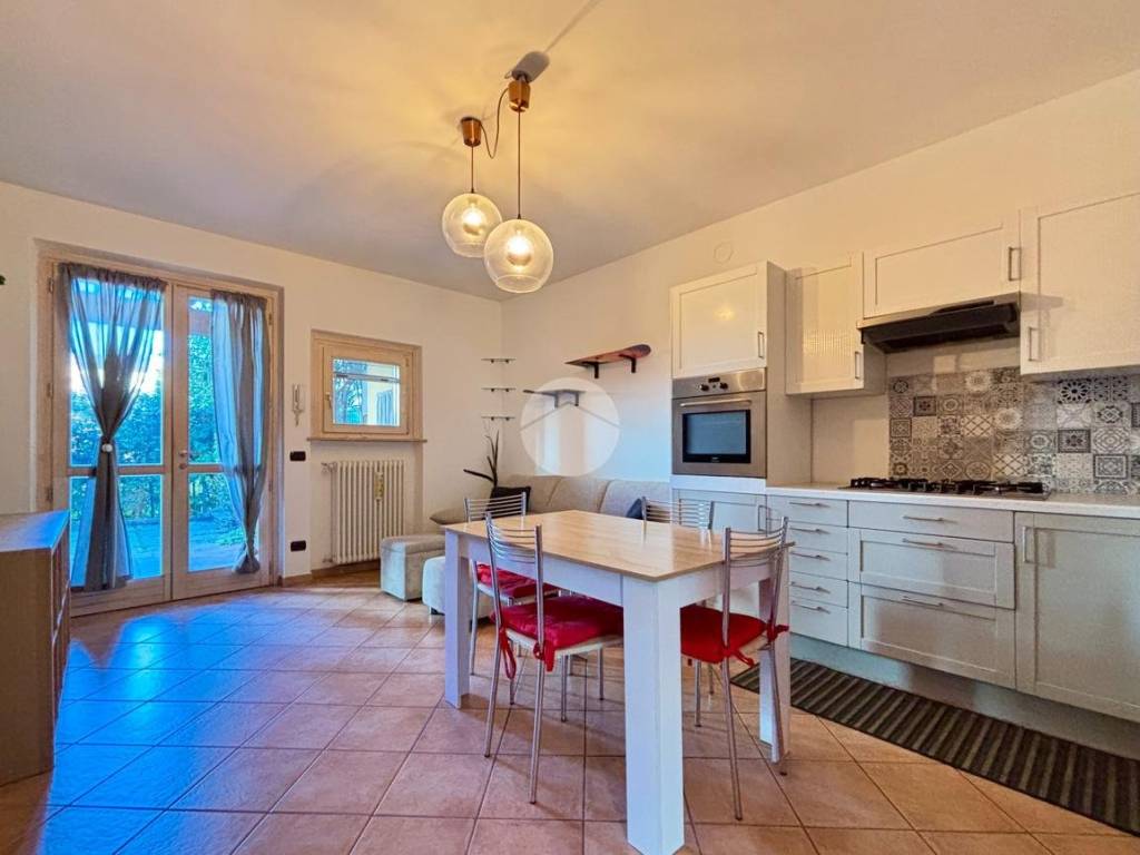 appartamento in vendita a Valeggio sul Mincio in zona Salionze