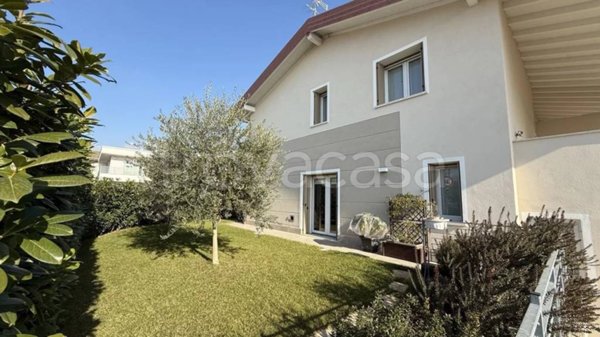 casa indipendente in vendita a Valeggio sul Mincio