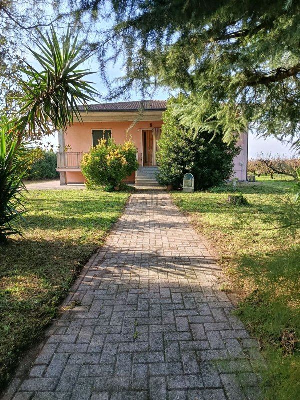casa indipendente in vendita a Valeggio sul Mincio