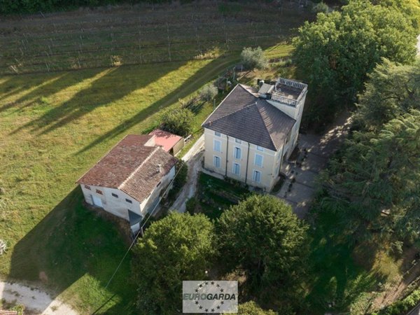 appartamento in vendita a Valeggio sul Mincio in zona Borghetto