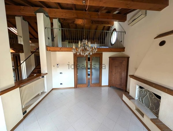 casa indipendente in vendita a Valeggio sul Mincio in zona Borghetto