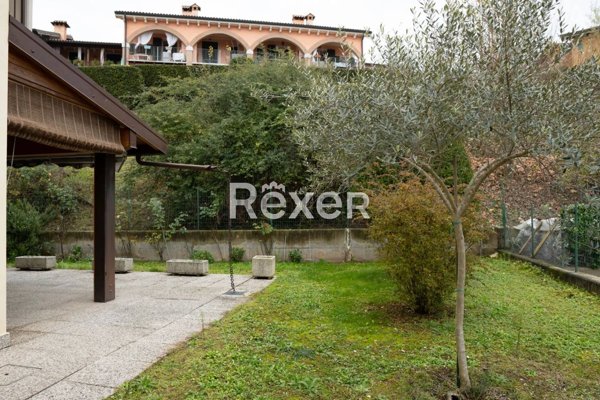 casa indipendente in vendita a Valeggio sul Mincio in zona Salionze