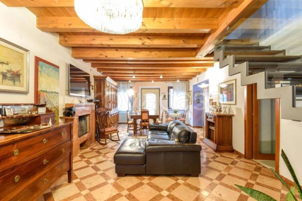 casa indipendente in vendita a Valeggio sul Mincio