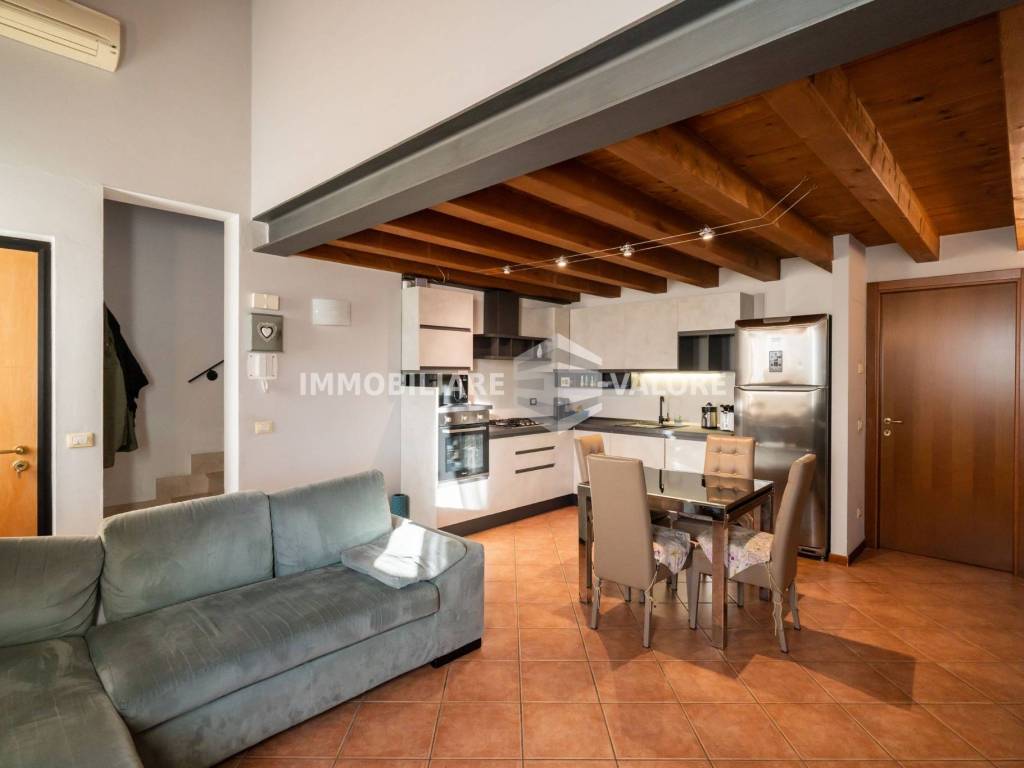 appartamento in vendita a Valeggio sul Mincio in zona Foroni