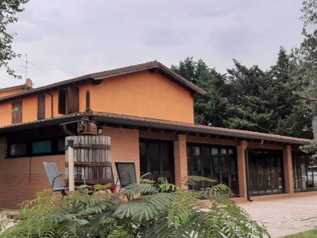 casa indipendente in vendita a Valeggio sul Mincio