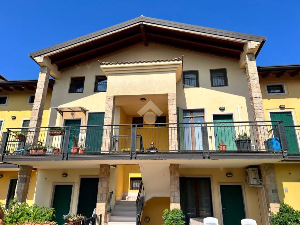 appartamento in vendita a Valeggio sul Mincio in zona Salionze