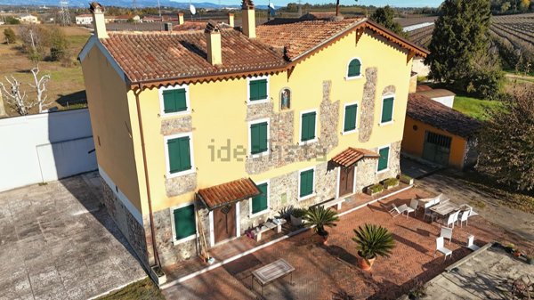 casale in vendita a Valeggio sul Mincio