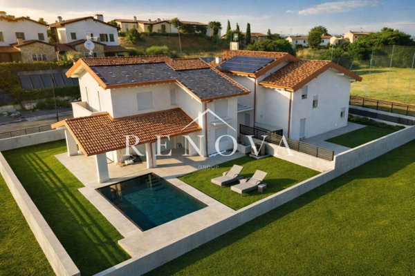 casa indipendente in vendita a Valeggio sul Mincio in zona Santa Lucia